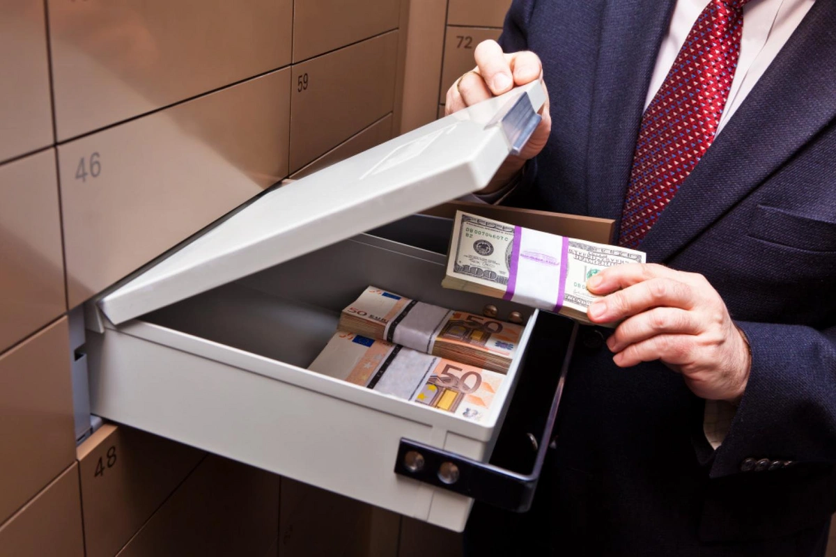 Azərbaycanda banklara qoyulan depozitlər azalıb