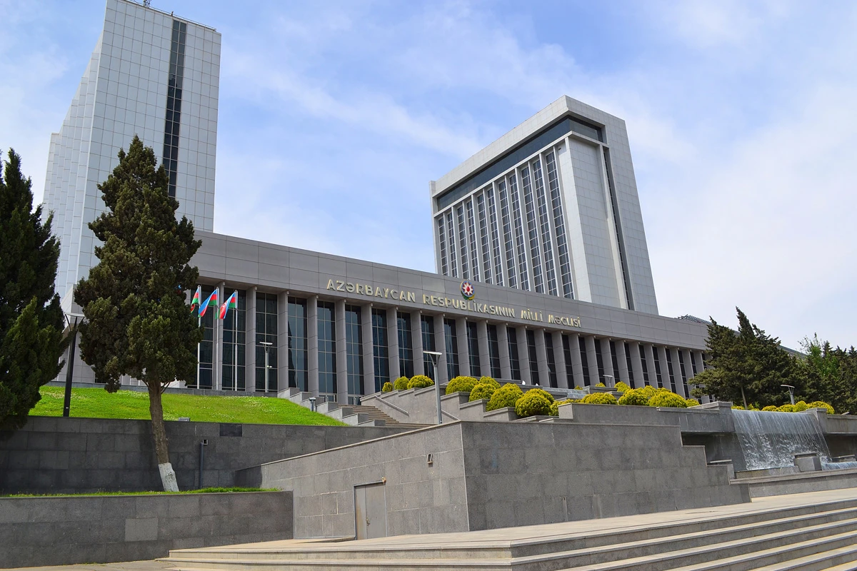 Deputatlar bu gün 27 məsələ üçün toplaşır Deputatlar bu gün 27 məsələ üçün toplaşır