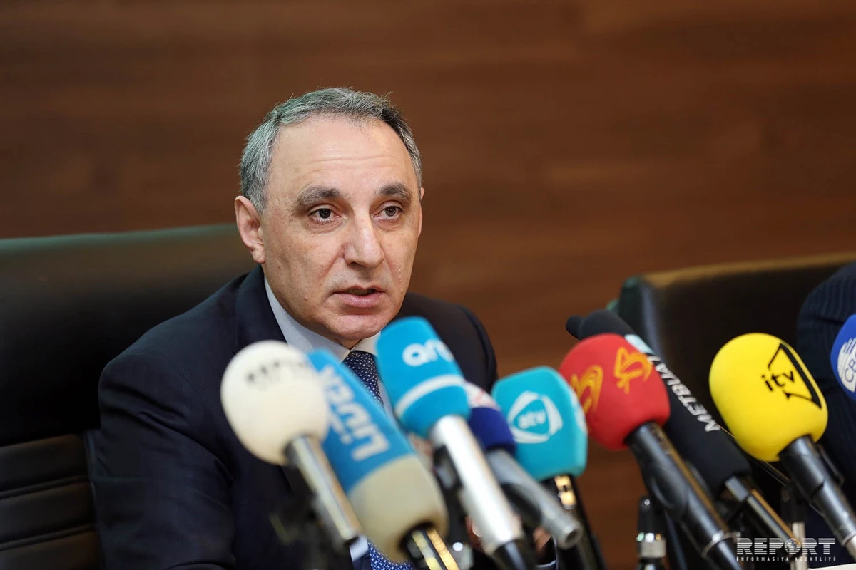 Yeni Baş prokuror kollektivə təqdim edildi