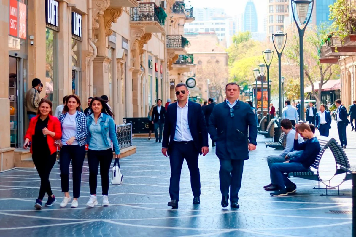 Paytaxt sakinləri karantinə belə əməl edir - FOTO