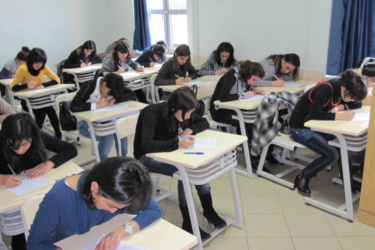 Ali məktəblərə qəbul imtahanları ilə bağlı suallara aydınlıq gətirildi