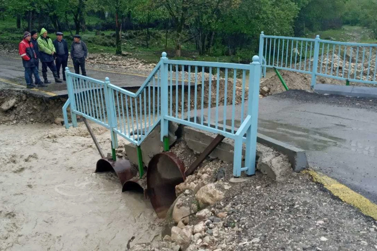 Qubada 2 körpünü sel apardı - VİDEO