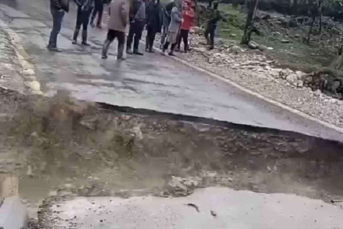 Azərbaycanda sel körpünü belə apardı - ANBAAN VİDEO