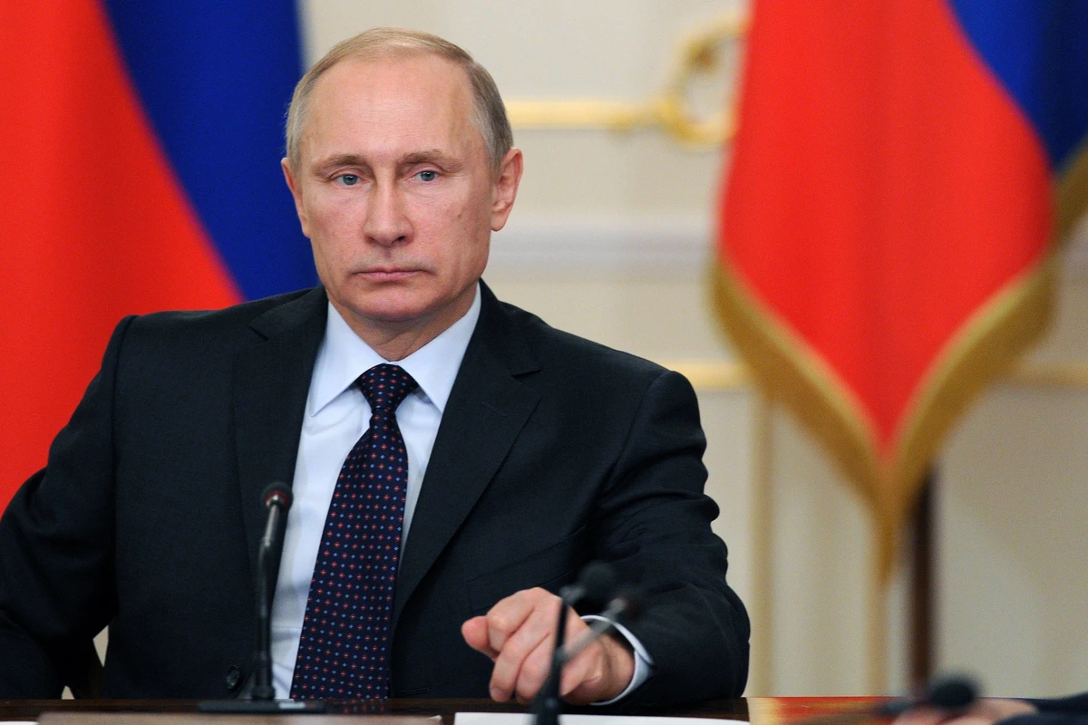 Путин поздравил азербайджанский народ с Днем Победы