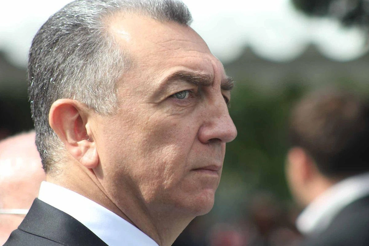 Eldar Əzizov Qaradağın icra başçısına töhmət verilməsinə münasibət bildirdi