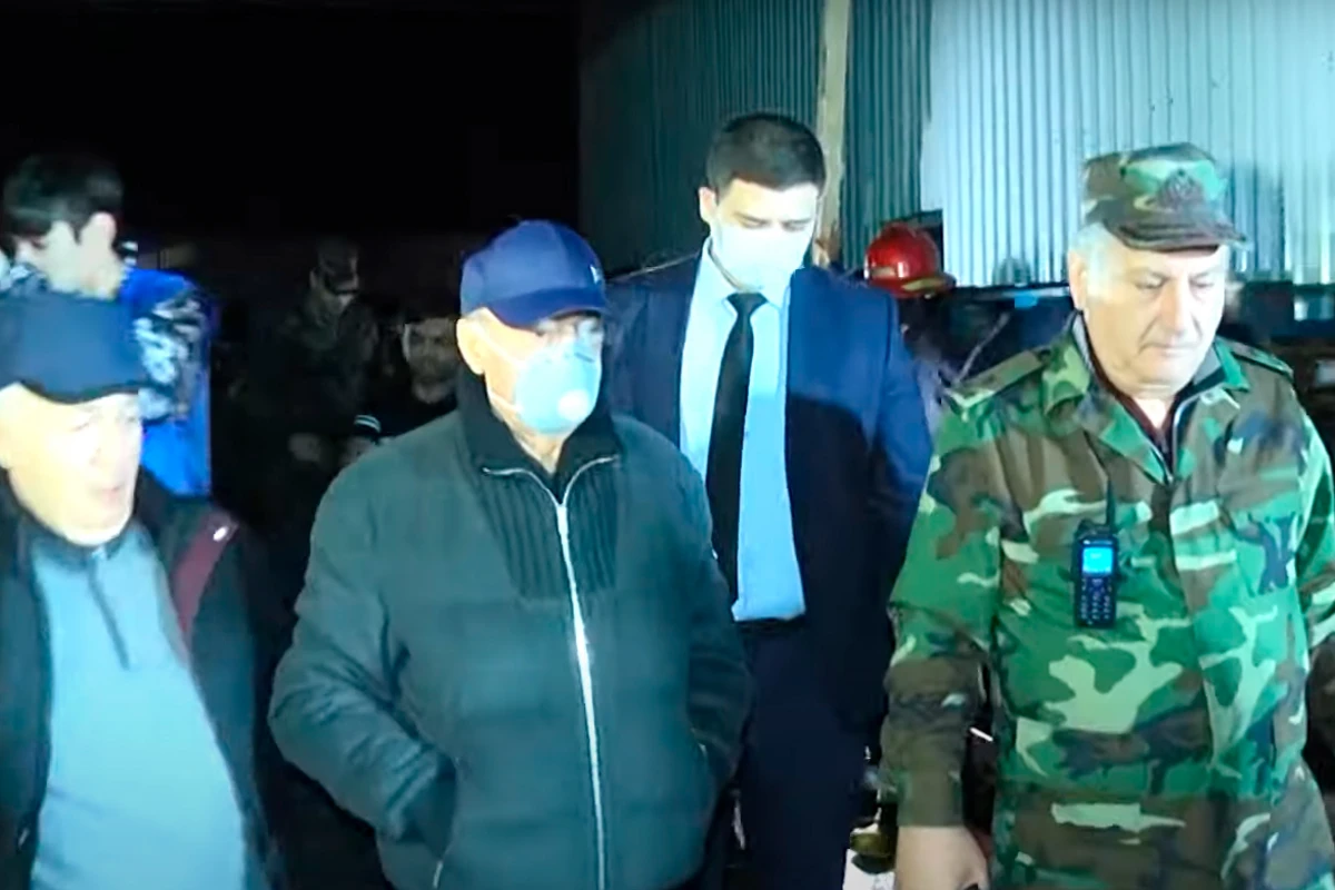 Kəmaləddin Heydərov jurnalistlərə irad bildirdi: Maska taxmamısınız - VİDEO