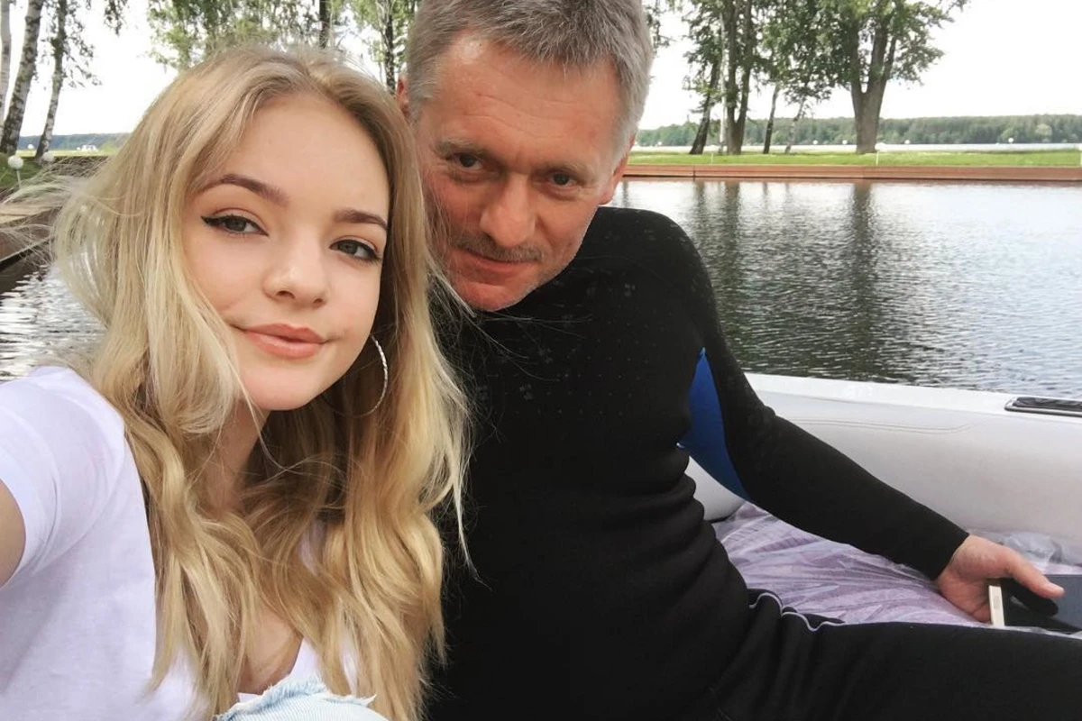 Дочь Пескова рассказала о своем состоянии после госпитализации отца
