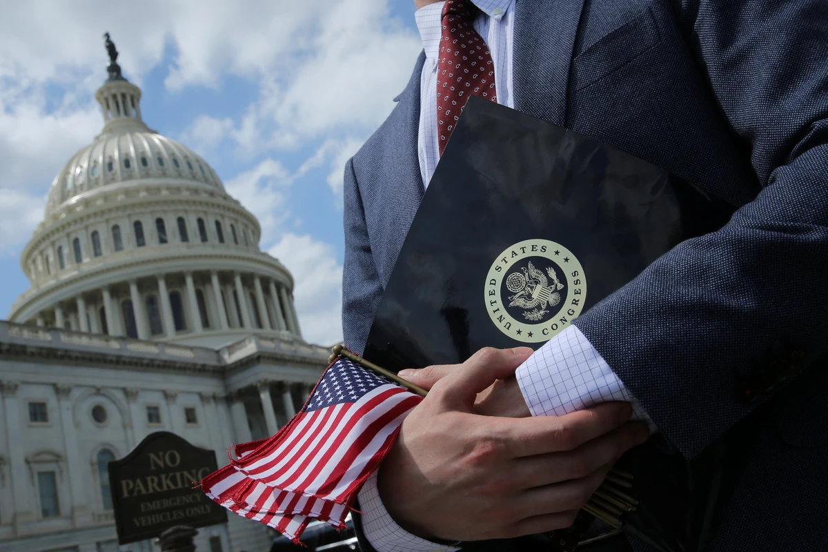 Сенат США рассмотрит проект санкций против Китая из-за коронавируса
