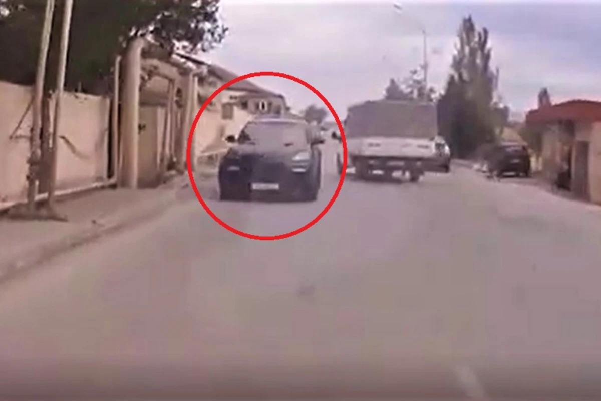 Bakıda kobud qayda pozan Porsche sürücüsü cərimələndi - VİDEO