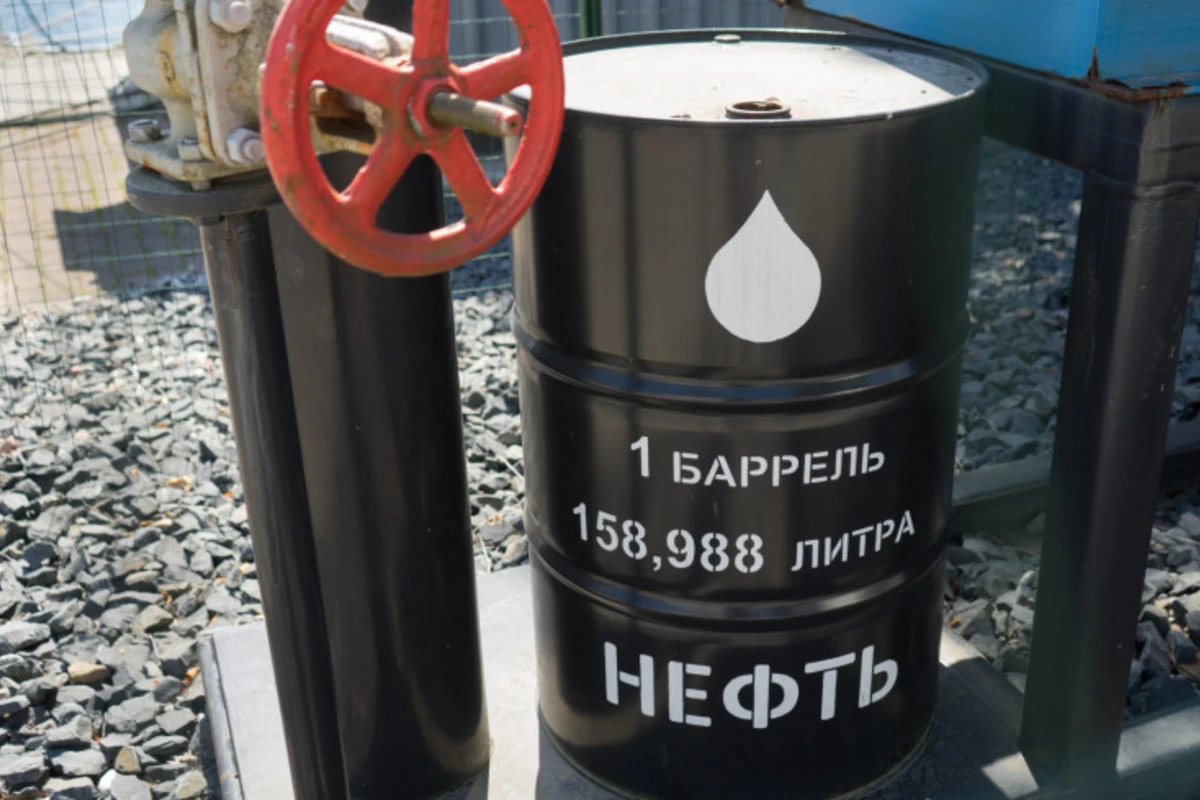 Нефть вновь дешевеет