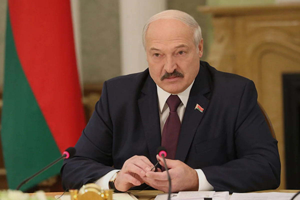 Лукашенко отметил, что после парада 9 мая в Минске упала заболеваемость пневмонией - ВИДЕО