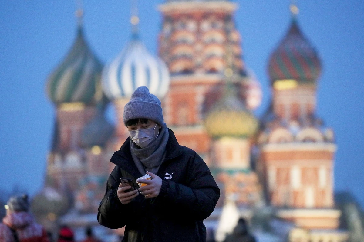 В России за сутки коронавирус выявили у 10 028 человек