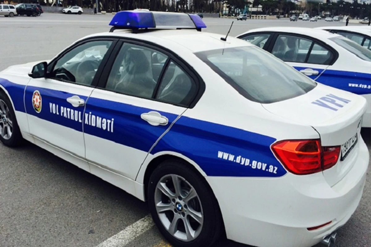 Göyçayda yolda qalmış vətəndaşlara polis kömək etdi - VİDEO