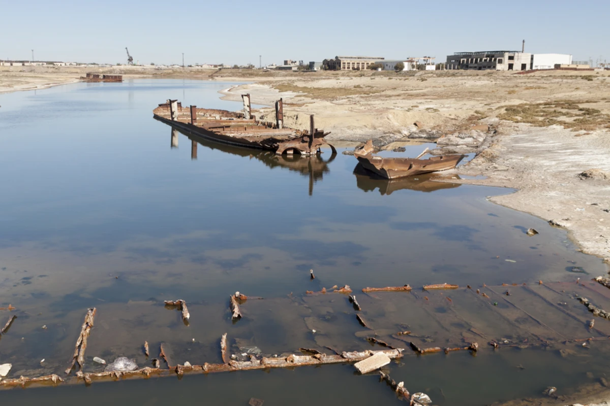 В Каспийском море рекордно упал уровень воды