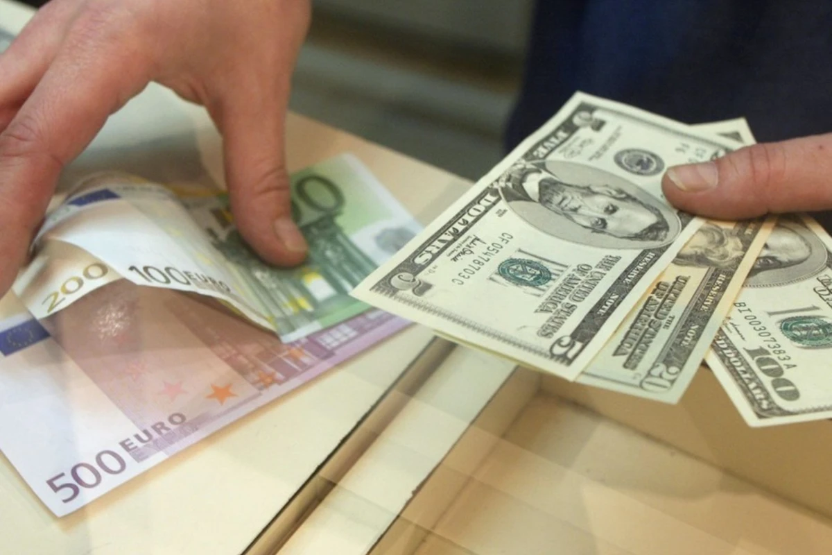 Dollar və avro neçəyədir? - VALYUTA MƏZƏNNƏLƏRİ Dollar və avro neçəyədir? - VALYUTA MƏZƏNNƏLƏRİ