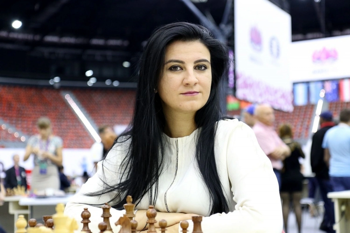 Keçmiş ərindən Zeynəb Məmmədyarovaya ittihamlar: “Məndən evi almaq istəyir Keçmiş ərindən Zeynəb Məmmədyarovaya ittihamlar: “Məndən evi almaq istəyir