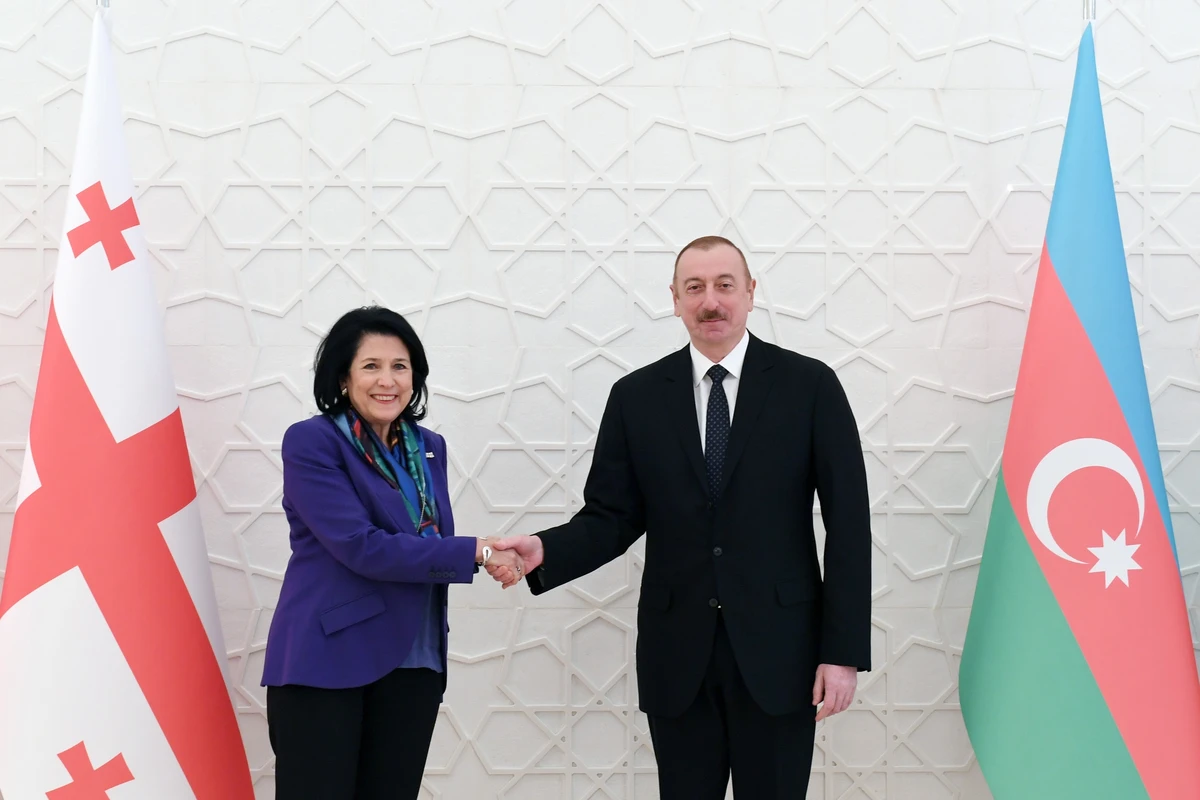 İlham Əliyev Gürcüstan prezidentini təbrik etdi İlham Əliyev Gürcüstan prezidentini təbrik etdi