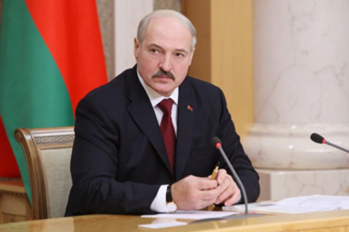 Александр Лукашенко поздравил Ильхама Алиева