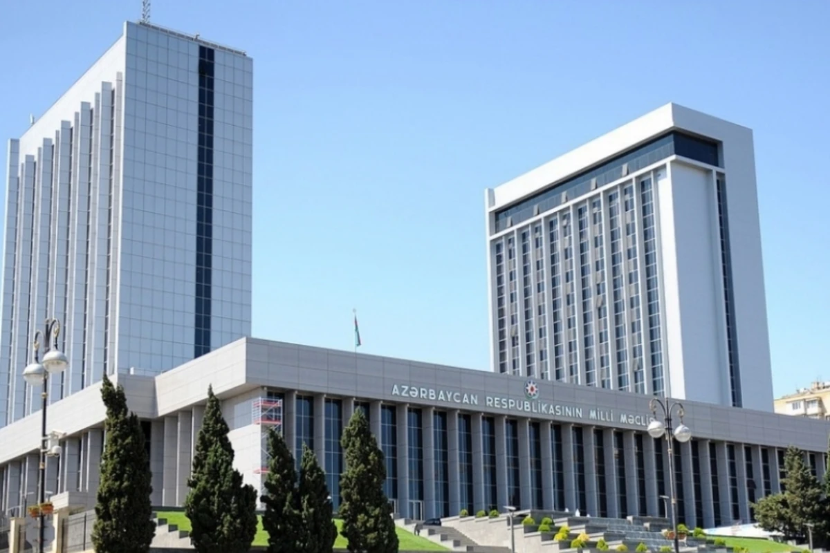 Обнародованы зарплаты спикера и депутатов Милли Меджлиса - ОФИЦИАЛЬНО