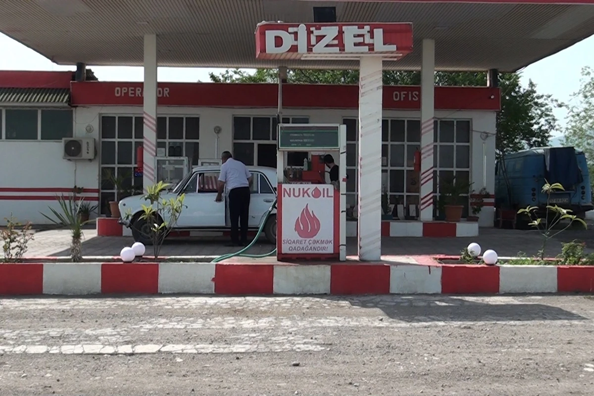 Avtoxuliqanlar YDM əməkdaşlarını döydülər - VİDEO