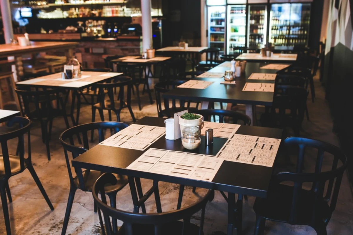Restoran, kafe və çay evlərində xidmət saatları artırıldı - RƏSMİ