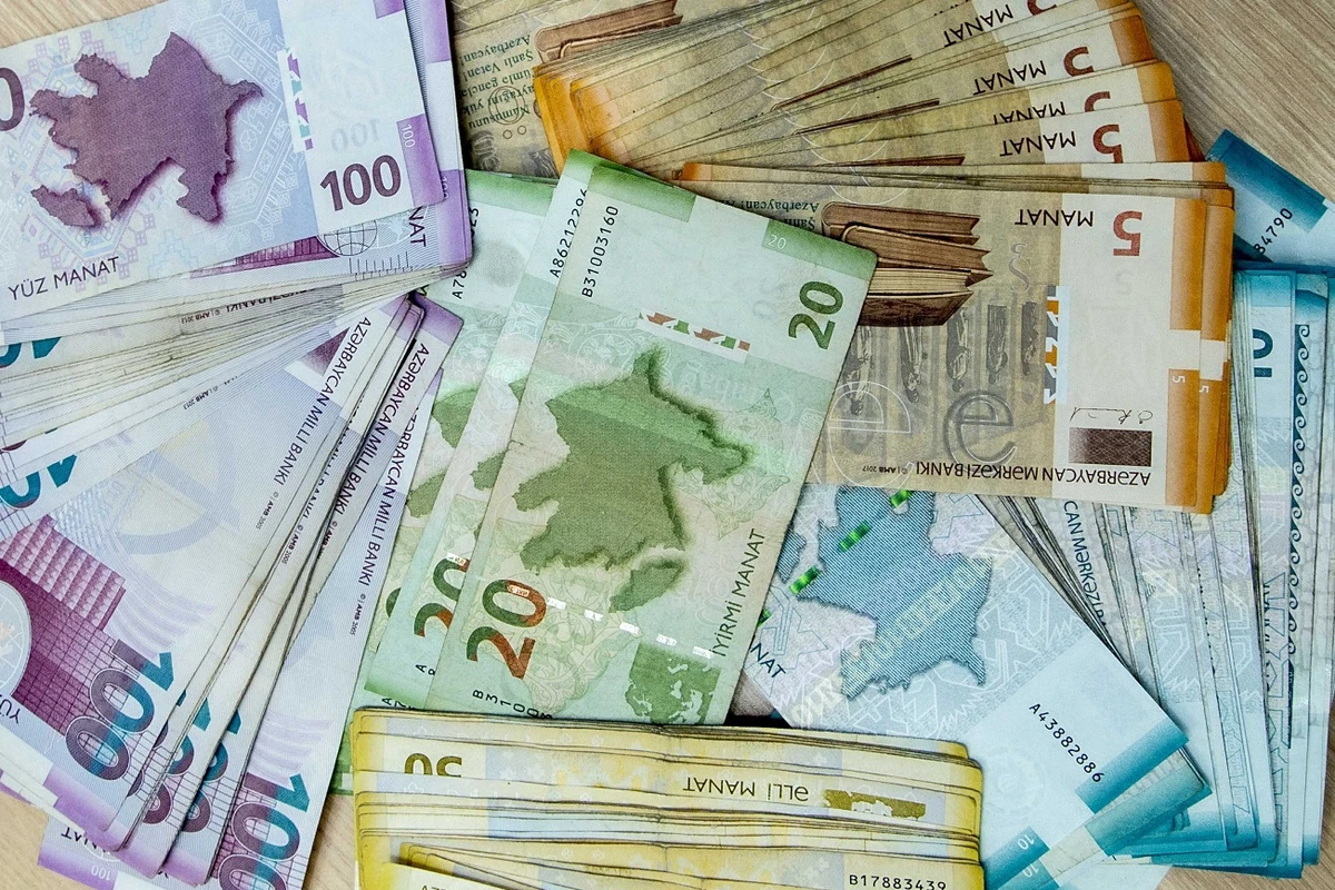 Azərbaycanda 14 bağlanmış bankın borcu açıqlandı - CƏVDƏL