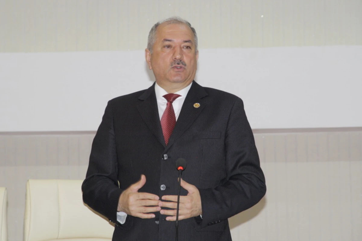 İcra başçısı müavinini işdən çıxardı - FOTO