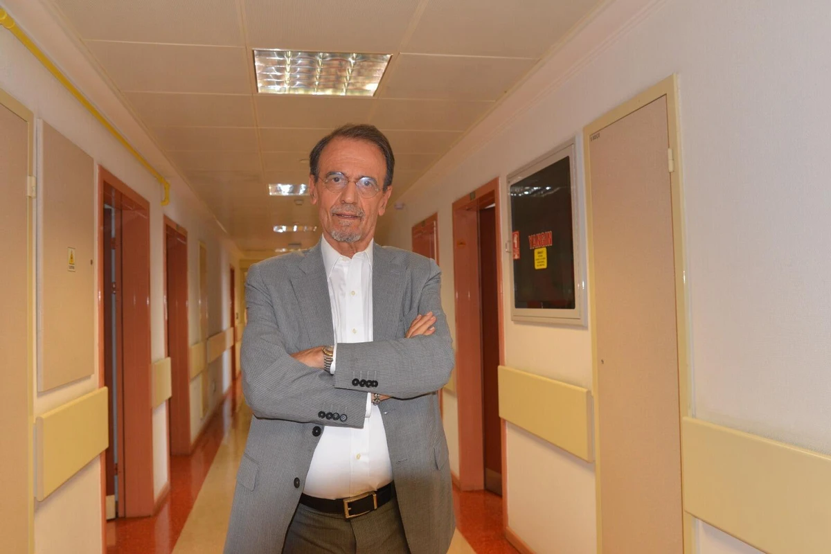 Türkiyəli professordan koronavirusun qarşısını almaq üçün İKİ QAYDA