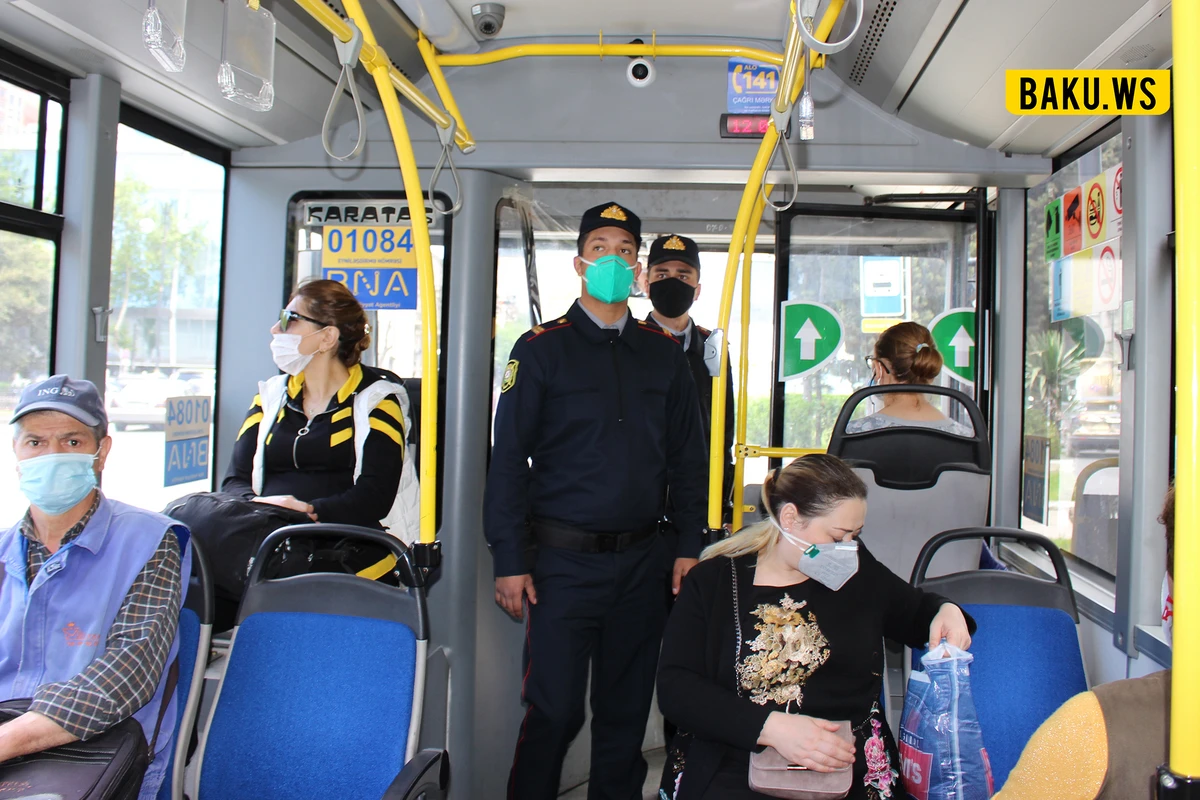 В Баку полиция начала рейды в отношении тех, кто не носит маски