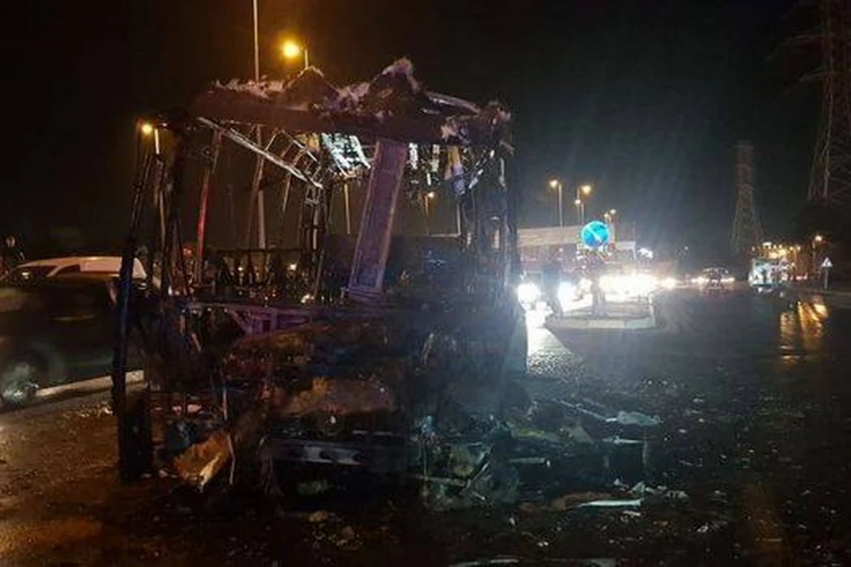 В Баку взорвался автобус - ВИДЕО