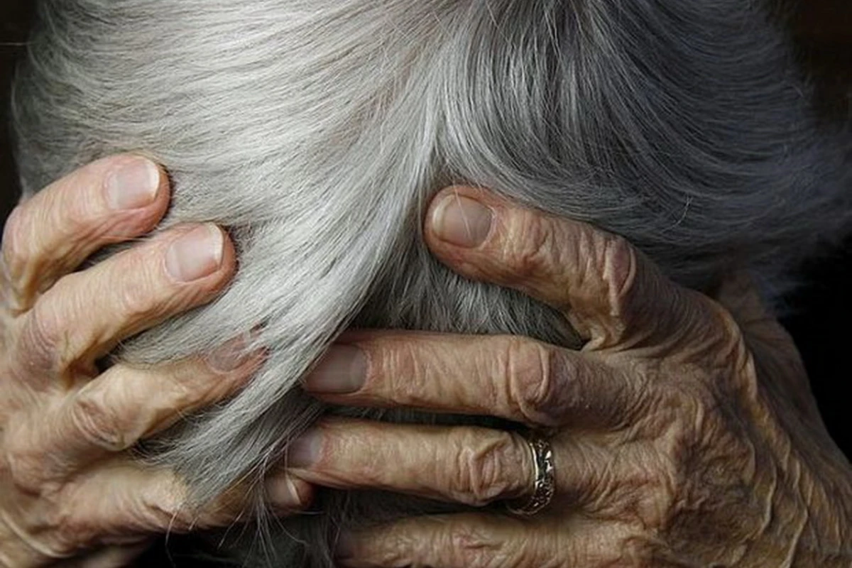 В Азербайджане мужчина избил 85-летнюю мать