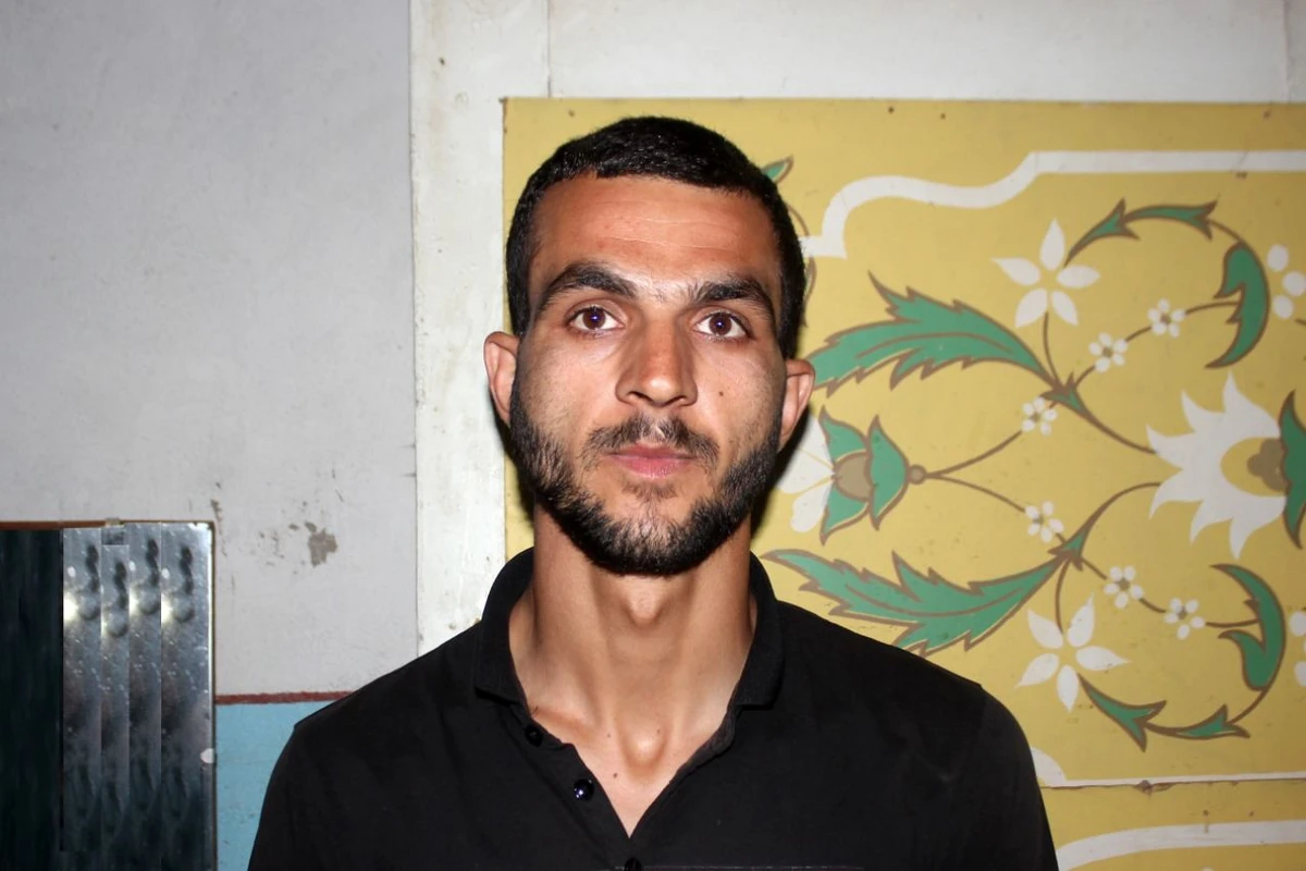 Beşinci mərtəbədə narkotik yetişdirən Pedro tutuldu - FOTO Beşinci mərtəbədə narkotik yetişdirən Pedro tutuldu - FOTO