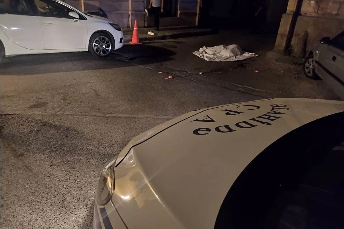 Bakıda tələbə qız intihar etdi - FOTO
