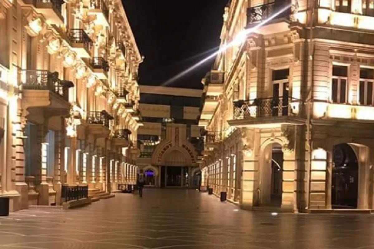 Bakı küçələrini heç vaxt belə boş görməmisiniz - FOTO