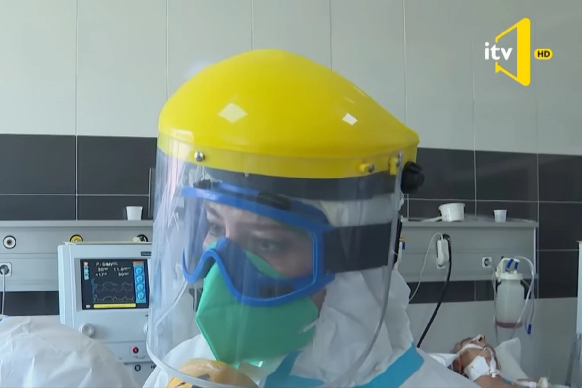 Həkim-reanimatoloq: 40 yaşlı xəstəmizi itirdik, koronavirus artıq yaşa baxmır - VİDEO Həkim-reanimatoloq: 40 yaşlı xəstəmizi itirdik, koronavirus artıq yaşa baxmır - VİDEO