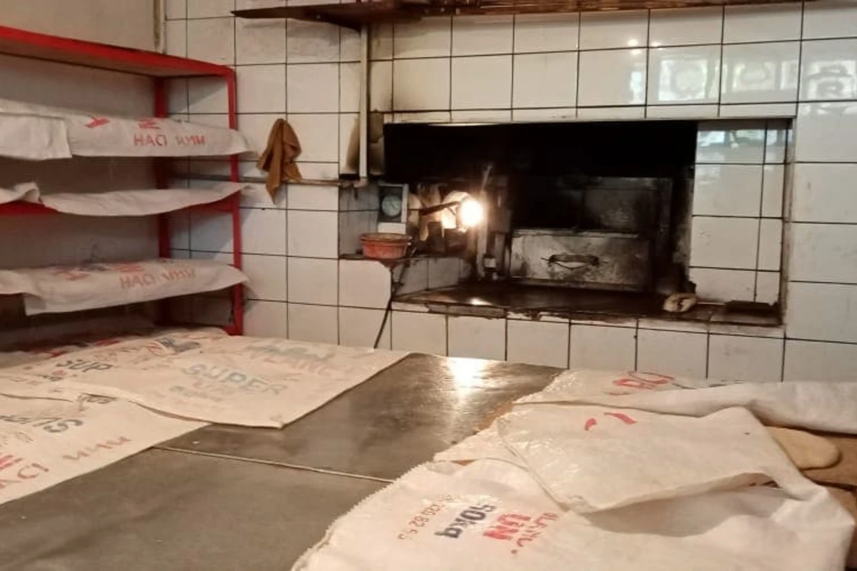Gəncədə karantin qaydalarını pozaraq çörək bişirən sex aşkarlanıb - FOTO Gəncədə karantin qaydalarını pozaraq çörək bişirən sex aşkarlanıb - FOTO