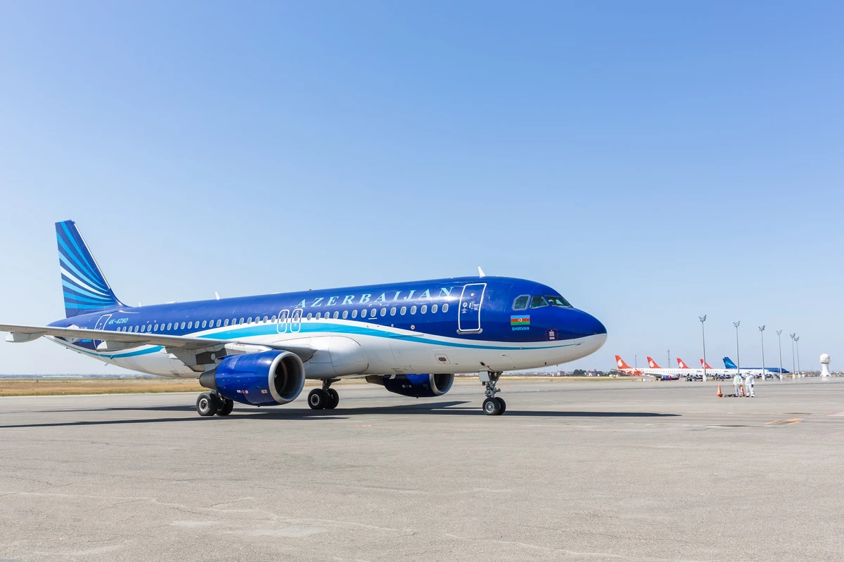 AZAL возобновил продажу билетов