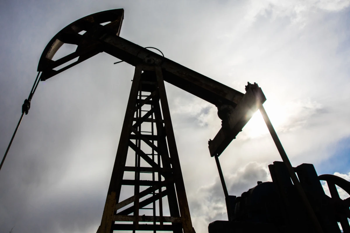 Мировые цены на нефть растут Мировые цены на нефть растут