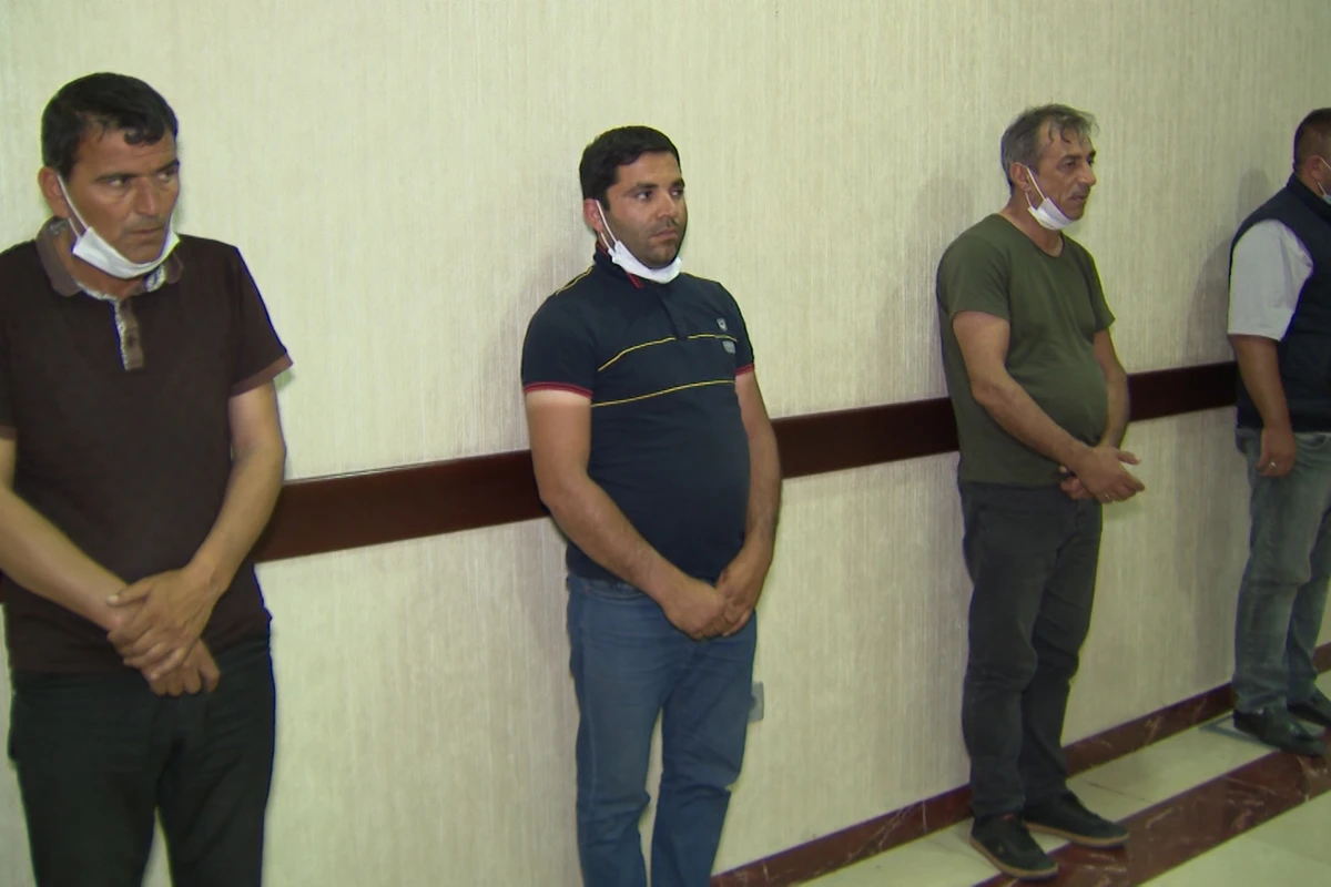 Sərnişinləri Bakıya qeyri-qanuni yollarla gətirən mikroavtobus sürücüləri saxlanılıblar - FOTO