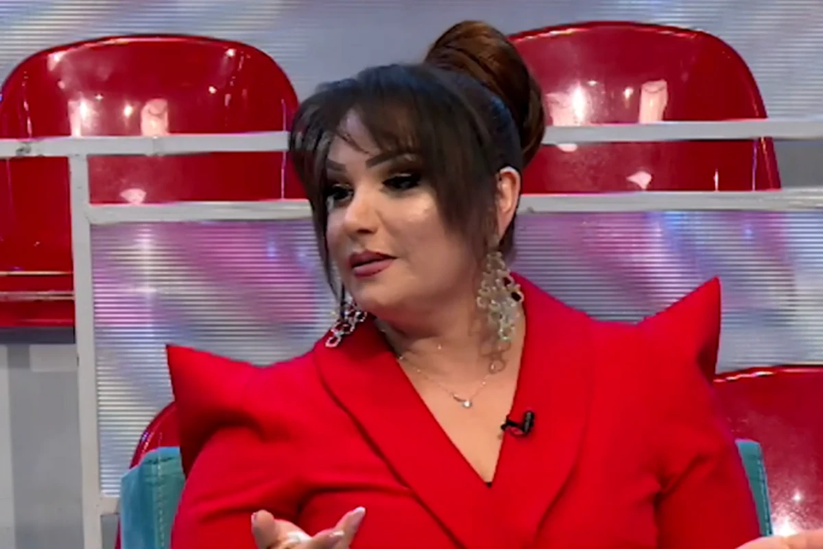 Mənzurə:  Nə olardı, bir kişi içəri girib deyərdi ki, bu 300 manatı al... - VİDEO