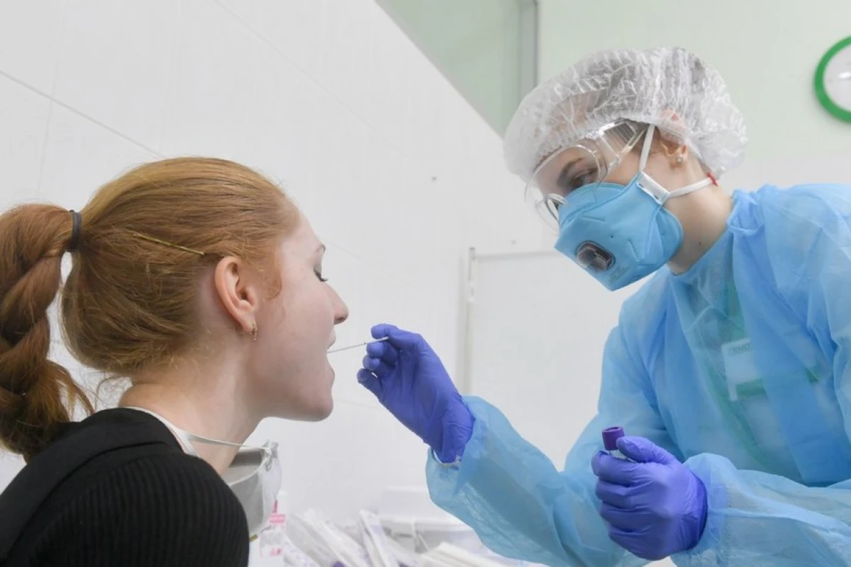 Evdə müalicə olunan koronavirus xəstələrinə telefonlarını söndürmək qadağan edilir