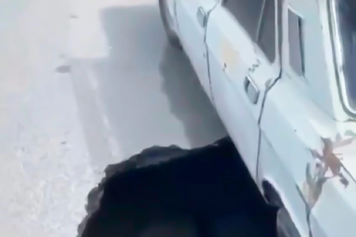 В Баку из-за аварии на канализационной линии провалился асфальт - ВИДЕО