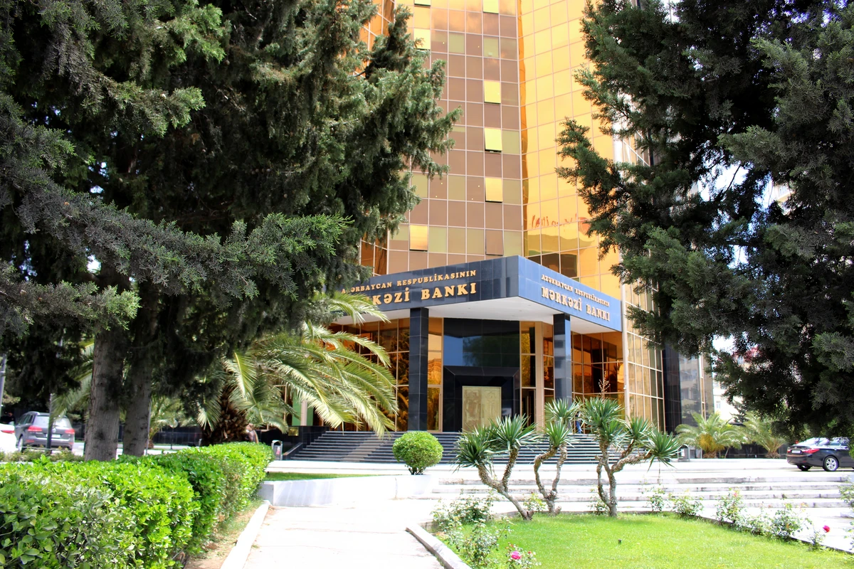 Azərbaycanda bank kartlarının istifadə müddəti uzadıldı - RƏSMİ