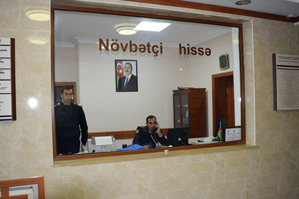 В Баку отчаявшийся отец заявил на сына в полицию