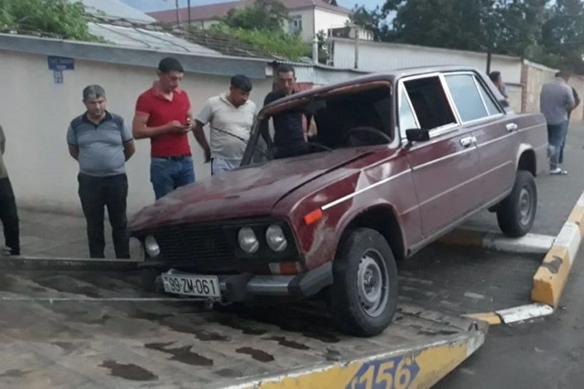 Tovuzda avtomobil səkiyə çırpılıb, xəsarət alan var