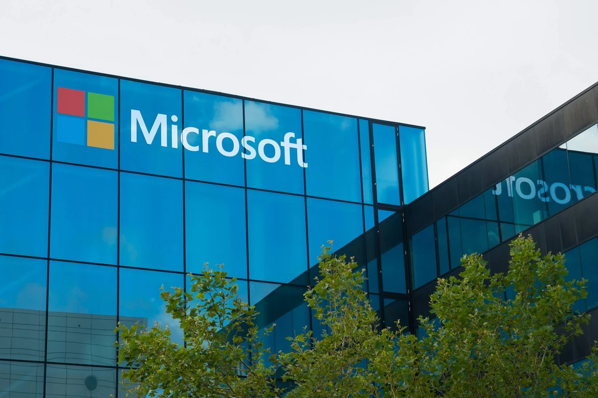 Microsoft закрывает физические магазины Microsoft закрывает физические магазины