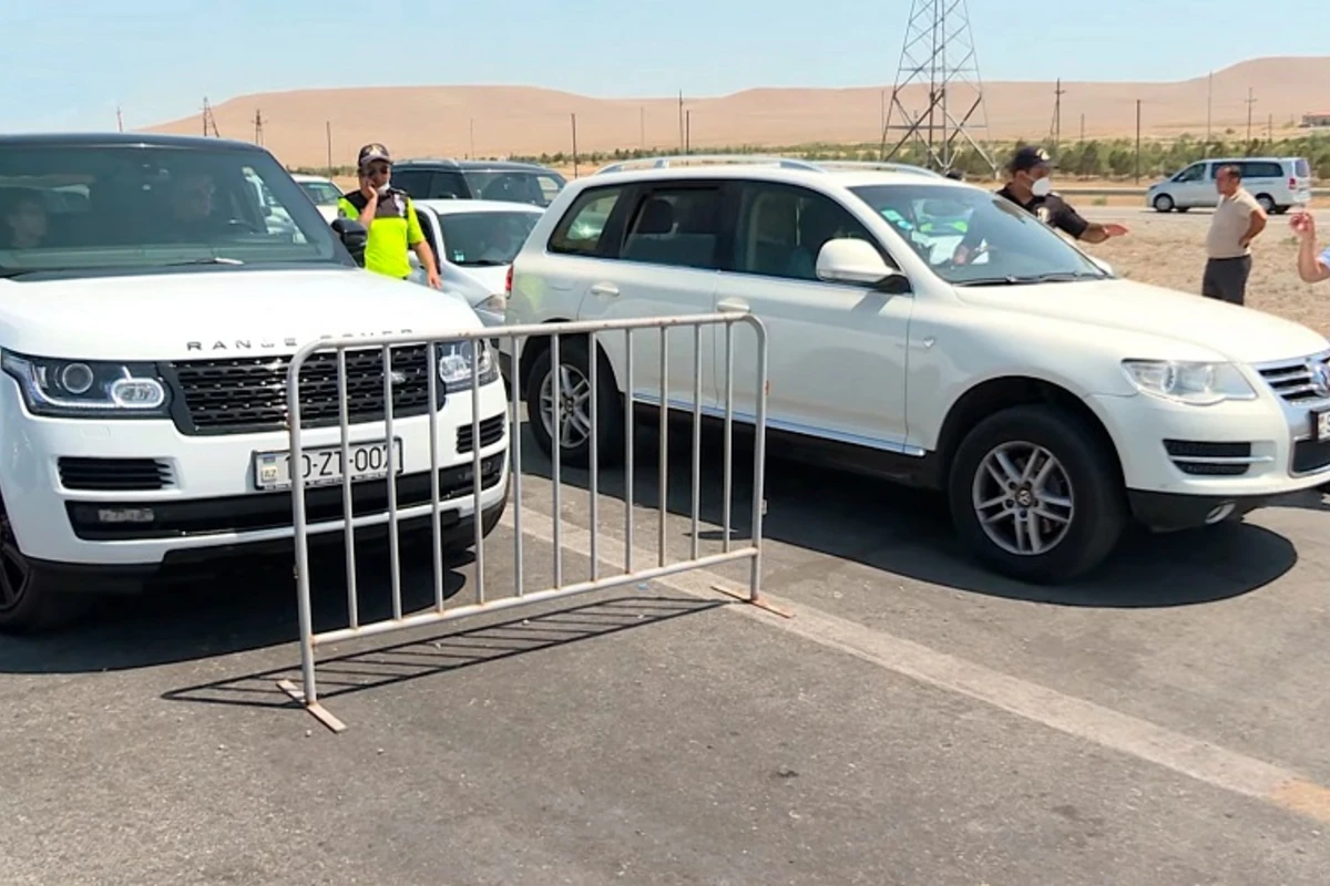 Sürücü qadının polis postu ilə bağlı görüntülər araşdırılıb