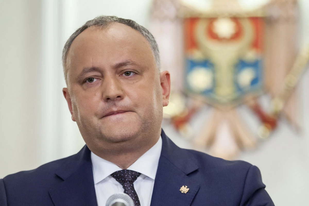 Президент Молдавии самоизолировался после поездки в Россию