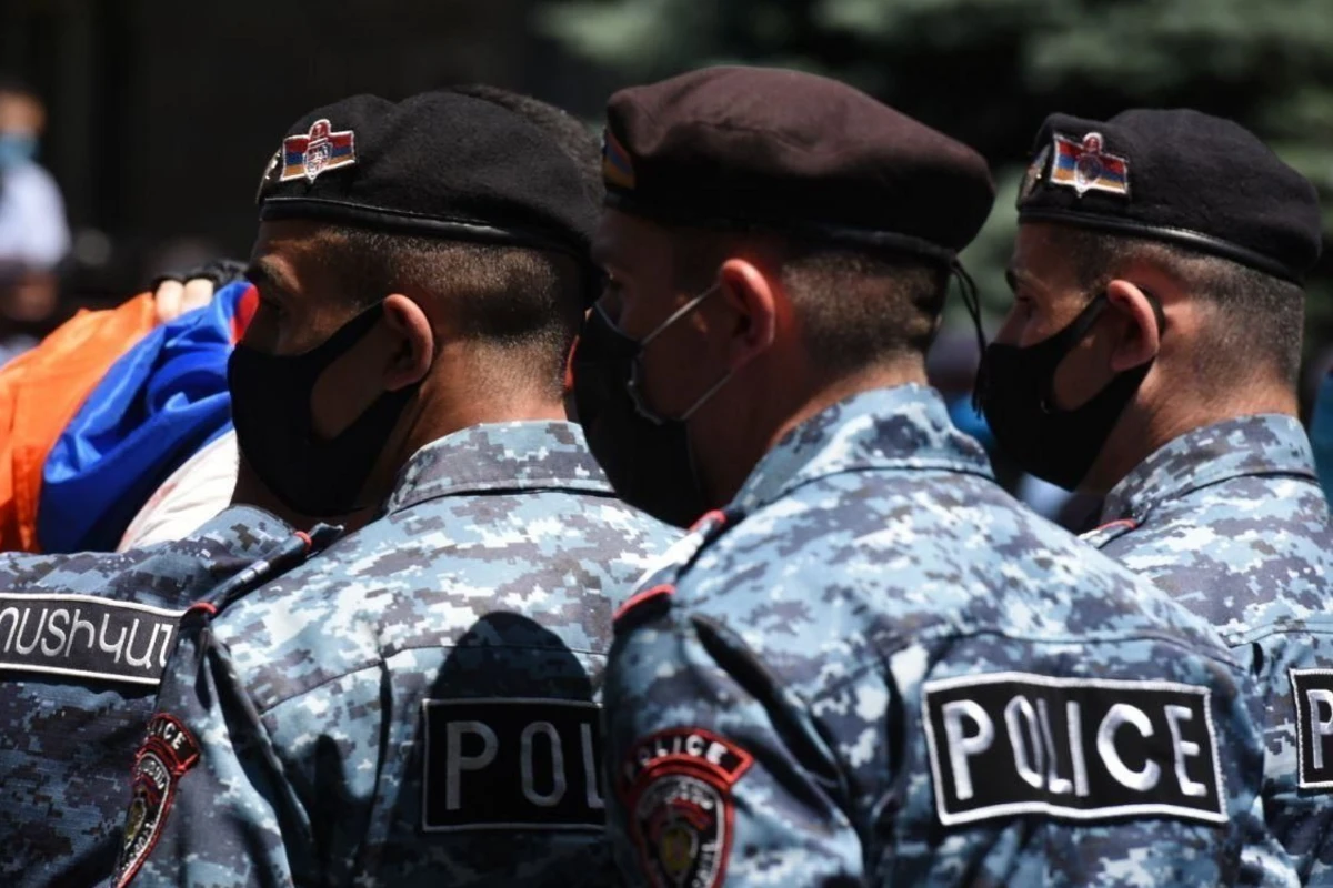 Ermənistanda föqəladə vəziyyət rejimi ilin sonunadək uzadılacaq