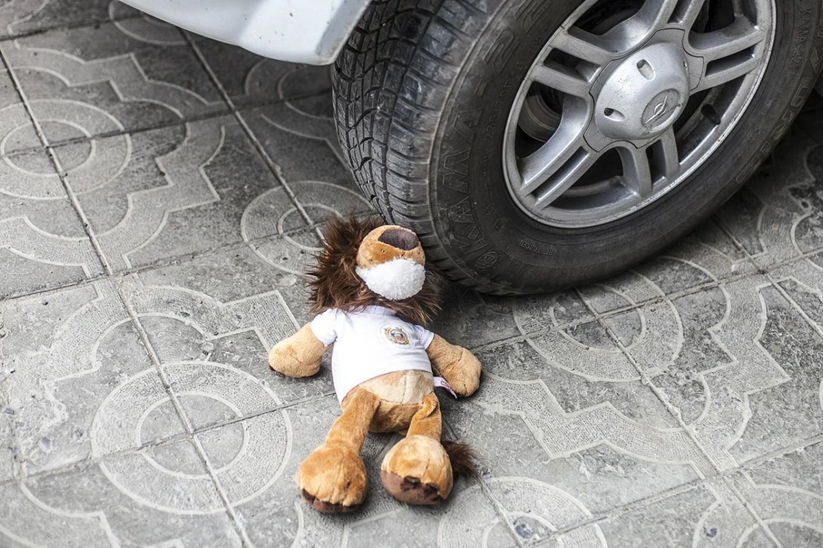 В Азербайджане отец случайно сбил на машине своего 4-летнего сына